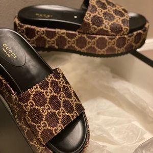 Sold !!! Gucci clog mules ! With box only worn once